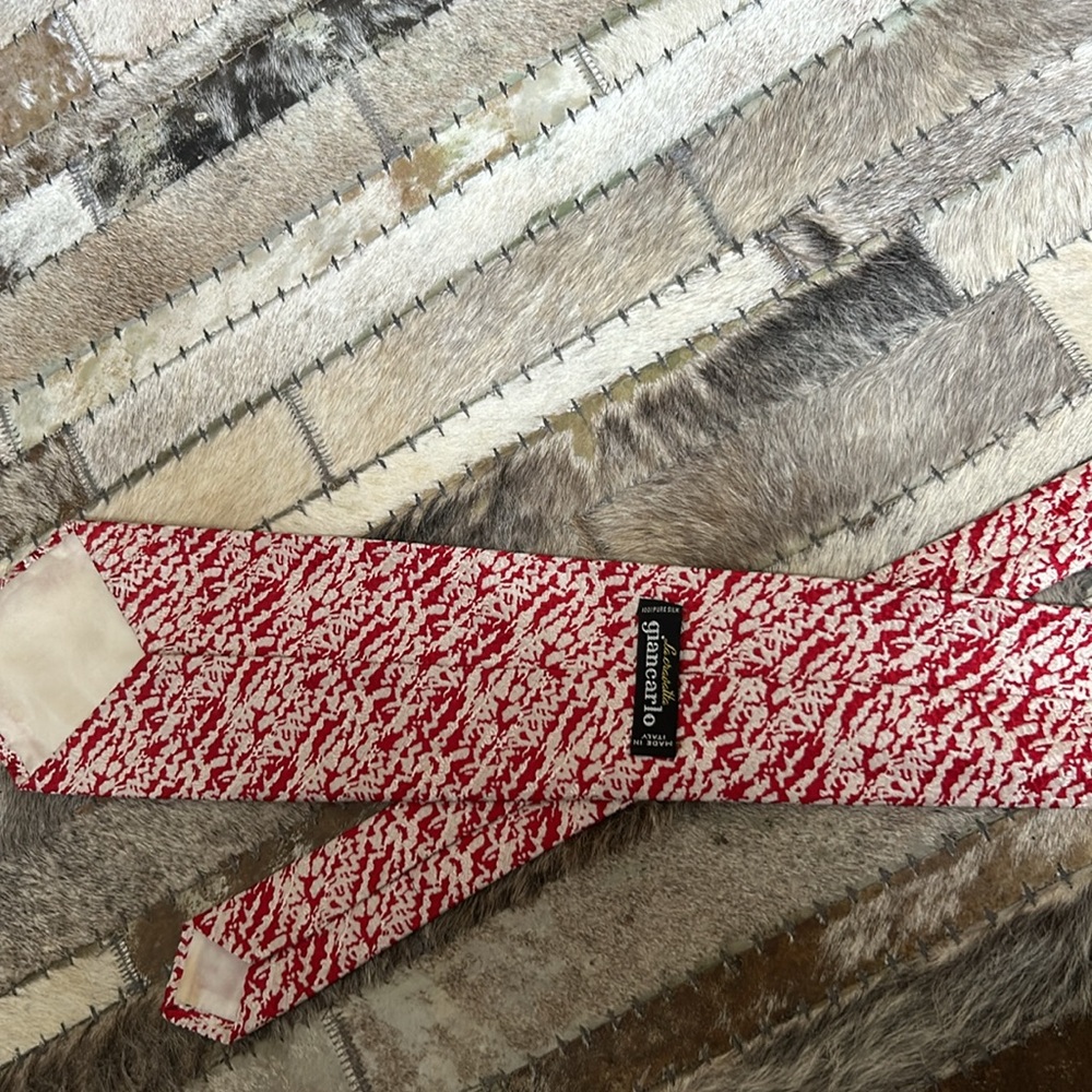 Gian Carlo Made in Italy 100% Silk Red White Tie